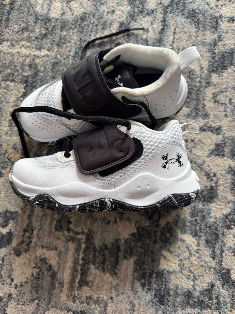 Under Armour Kids White and Black Velcro Strap Sneakers